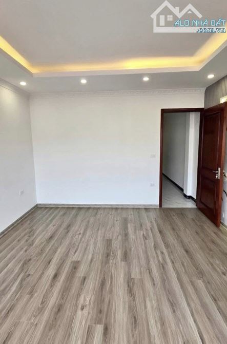 BÁN NHÀ ĐẸP ,TRIỀU KHÚC - THANH Xuân- Hà Đông  ; Diện tích 50m x Mặt tiền 4m, Cái bước châ - 1