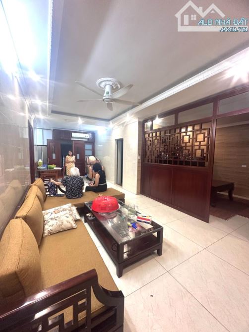 NHÂN HÒA  QUAN NHÂN THANH XUÂN CĂN HỘ 3 NGỦ LÔ GÓC FULL NỘI THẤT TUYỆT ĐẸP 130m 5,5 TỶ - 1