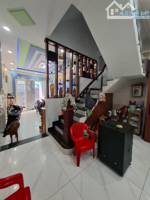 BÁN NHÀ TÂN HÒA ĐÔNG,CHIẾN  GIÁP QUẬN 6,4 TẦNG,ĐƯỜNG XE HƠI,NGANG HƠN 4M,55M2(4.2×13),4PN