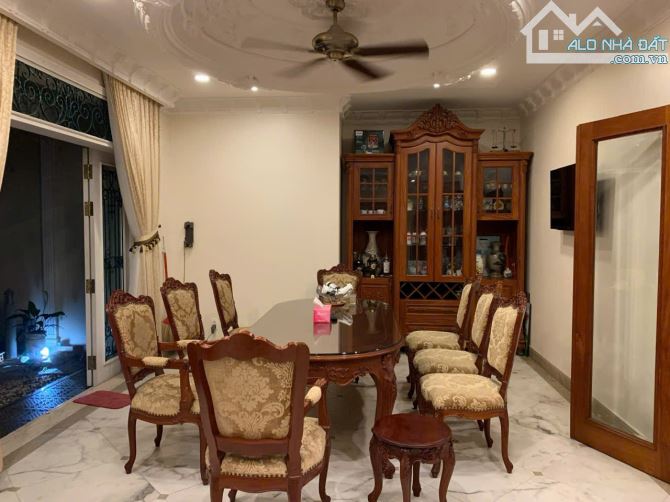 Biệt Thự Hồ Biểu Chánh Phường 11 Phú Nhuận hầm 4 tầng 620m2 giá 50 tỷ TL - 1