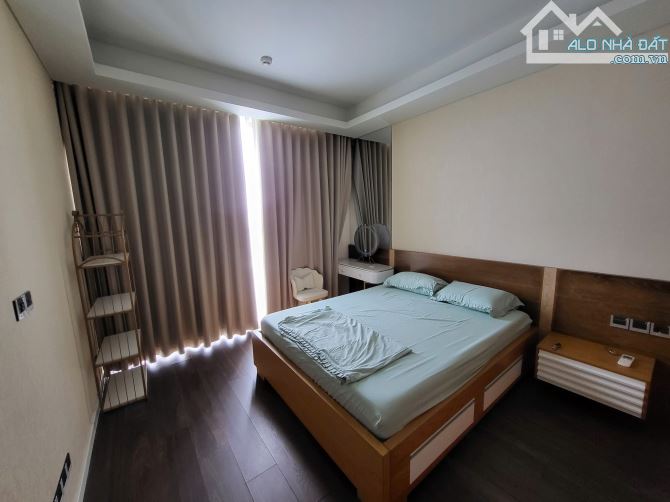 Cho thuê chung cư Sarica 2 Phòng ngủ -107m2 - full nội thất giá chỉ 32 tr - 1