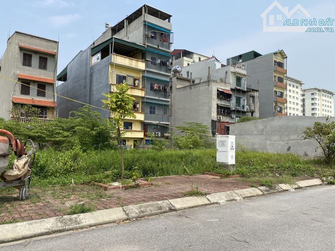 90M2 ĐẤT GIÃN DÂN ĐA TIỆN/ĐẠI HỌC MAY HÀ NỘI ĐƯỜNG 6M, VỈA HÈ, KINH DOANH, GIÁ 5TỶ x - 1