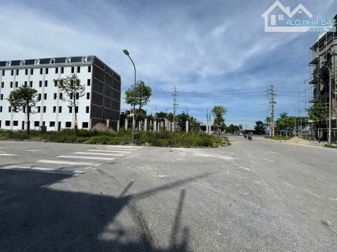 BÁN LÔ GÓC TRỤC 22M - DỰ ÁN 4,6ha TT LIM - TIÊN DU. giá 9.5 tỷ - 1
