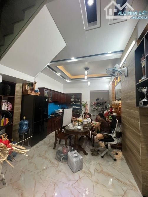 Bán gấp nhà đẹp đúc 3 tầng 4x17 hẻm xe hơi 5m đường Võ Văn Vân Bình Chánh - 1