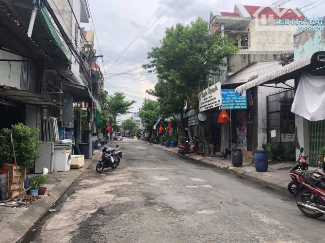 Bán Dãy Trọ 2 Lầu Gồm 12P trọ ở KDC 434, ngay cổng sau KCN Visip - 1