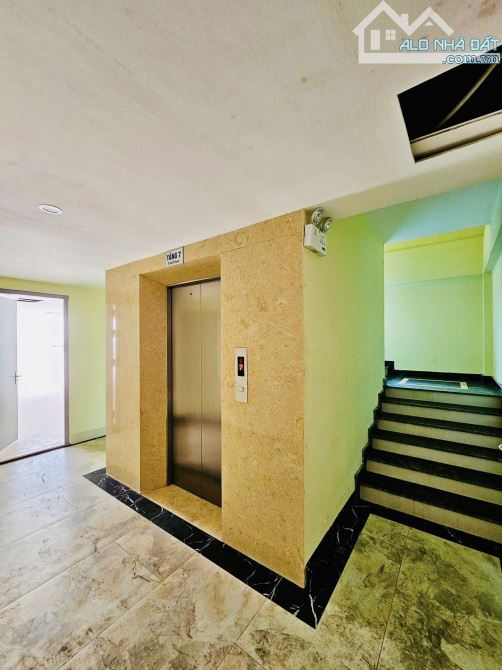 Bán tòa nhà mặt phố Ngọc Thụy; lô góc; 234m2*Mt9m*8T; thông sàn kinh doanh; giá 68 tỷ - 1