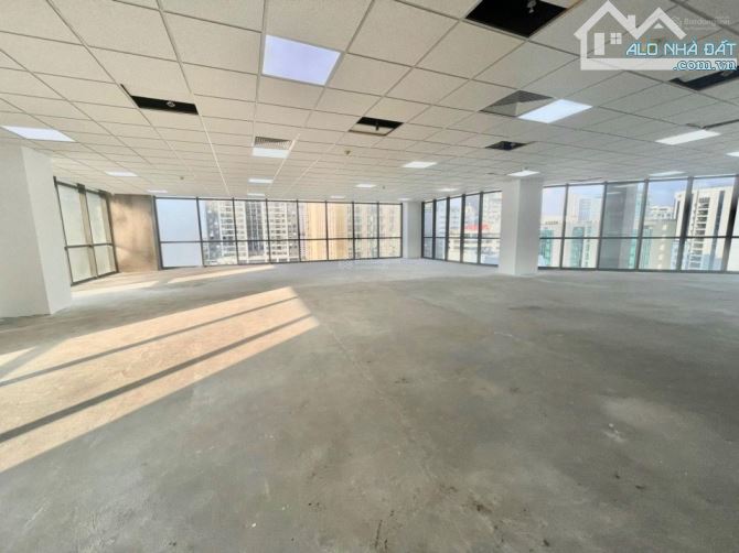 Bán Tòa Văn Phòng Đường Nguyễn Văn Cừ Long Biên 229m2 10 tầng mặt tiền 8m 144.9 tỷ - 1