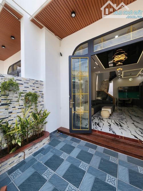 Bán Nhà SHR có hoàn công, 99m2 giáp chợ Bình Chánh - 1
