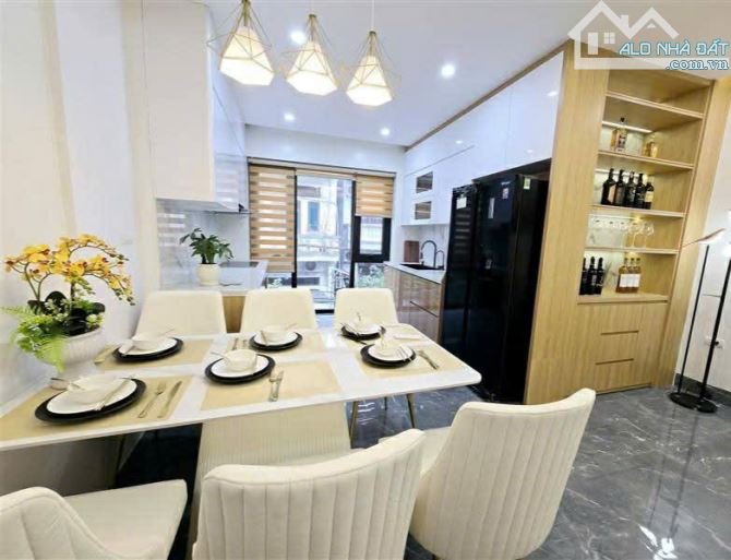 CỰC PHẨM NHÀ MỚI VIỆT HƯNG LONG BIÊN, GARA Ô TÔ, KINH DOANH, TM, NỘI THẤT XỊN, GIÁ KHÓ TIN - 1