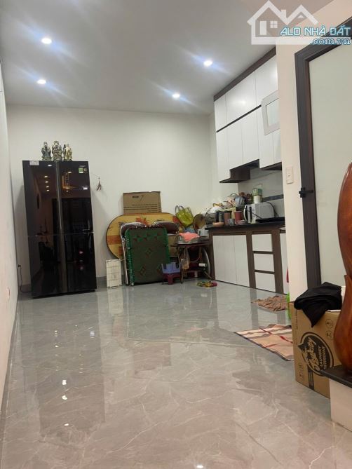 BÁN NHÀ LĨNH NAM 30M2 - 3 TẦNG - NGÕ THÔNG 3 GÁC - 40M2 RA PHỐ OTO TRÁNH - 2,18 TỶ - 1