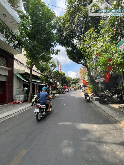 NHÀ 4 LẦU BTCT - ĐƯỜNG SỐ P. TÂN PHÚ Q7 - KDC HIỆN HỮU KẾ PHÚ MỸ HƯNG. GIÁ: 24 Tỷ - 1