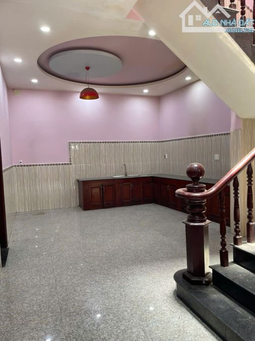 Nhà Lầu Đẹp Có Sân Rộng Gần Giáo Xứ Trà Cổ Thuộc Bình Minh - Trảng Bom, Đồng Nai.  - DT - 12