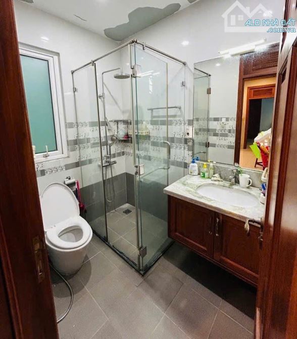 NHÀ 4 LẦU BTCT - ĐƯỜNG SỐ P. TÂN PHÚ Q7 - KDC HIỆN HỮU KẾ PHÚ MỸ HƯNG. GIÁ: 24 Tỷ - 12