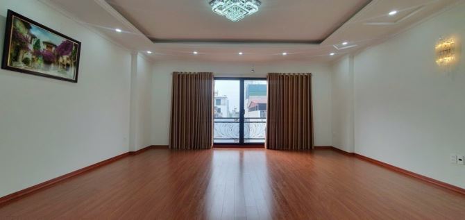 Hiếm nhà Phúc Lợi 100m - 5 tầng - Dòng tiền 300tr/năm - lô góc vỉa hè 2m- 20tỷ - 12