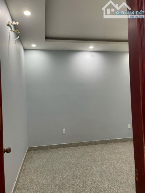 Nhà Lầu Đẹp Có Sân Rộng Gần Giáo Xứ Trà Cổ Thuộc Bình Minh - Trảng Bom, Đồng Nai.  - DT - 14