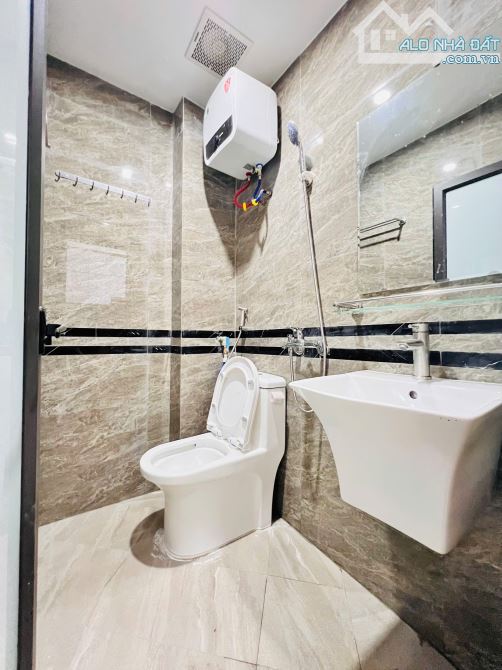 Cho Thuê CCMN 213 GIÁP NHẤT Thanh Xuân 30m2 Gác Xép, Giường Ban Công Cửa Sổ Giặt Riêng TM - 16