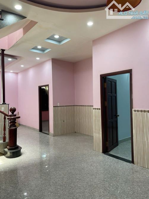 Nhà Lầu Đẹp Có Sân Rộng Gần Giáo Xứ Trà Cổ Thuộc Bình Minh - Trảng Bom, Đồng Nai.  - DT - 17