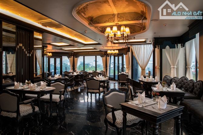 Bán khách sạn đẹp Hàng Bông - 150m tới Hồ Gươm - DT 200m2 x 13T x MT 8m x Giá 190 tỷ