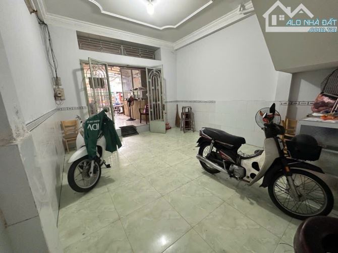 Bán CHDV, Lê Thị Chợ. 150m2 - Ngang 5m - Dòng tiền 50tr/ tháng - Chỉ 13.xx tỷ - 2