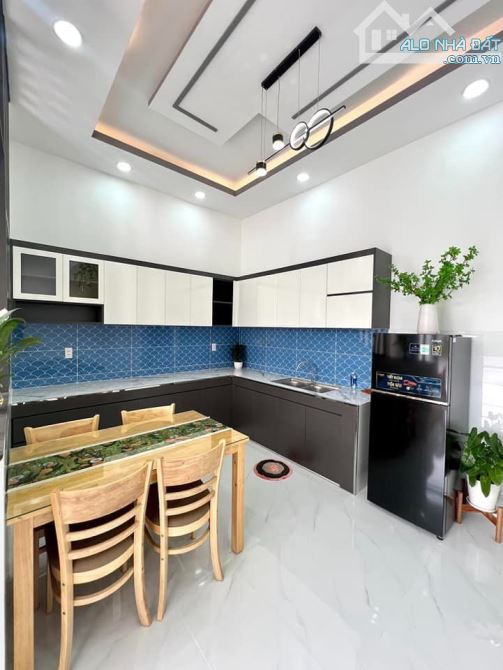 KẸT TIỀN CHỦ HẠ GIÁ SỐC NHÀ CẤP 4 GIÀM NGAY 100 TRIỆU CHO ANH CHỊ THIỆN CHÍ MUA - 2
