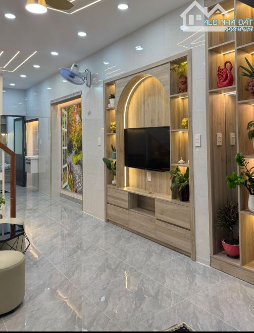 Bán Nhà Quận Gò Vấp Chỉ Hơn 3 Tỏi - Căn Góc Giáp Bình Thạnh - 2 Tầng - 3 Phòng Ngủ - 2
