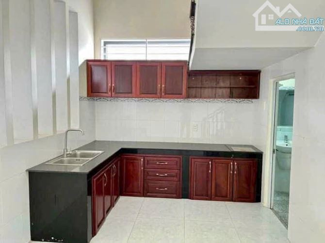 Cho thuê nhà KDC Hiệp Thành 3: 6 x21 . 1 trệt 2 lầu, có 5 phòng, 6 máy lạnh, lô góc - 2