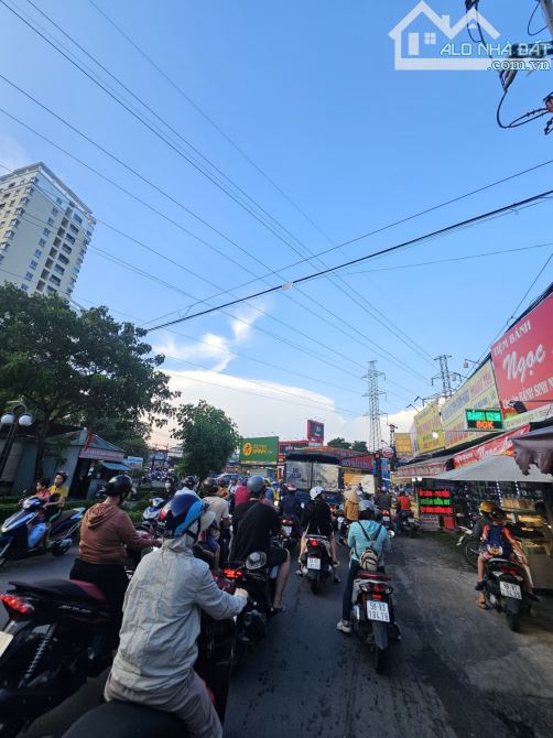 NHÀ MỘT ĐỜI CHỦ GẤP BÁN LO VIỆC GIA ĐÌNH - SÁT BÊN CHỢ CHÓ - HƠN 79M2 - TRUNG MỸ TÂY . - 2