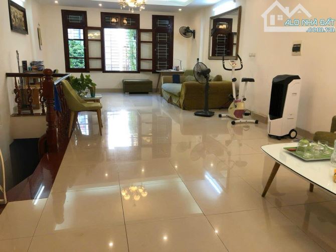 Siêu phẩm căn nhà cần bán 52m2 Phố Hoàng Văn Thái, Thanh Xuân , Hà Nội - 2