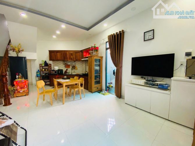 Bán nhà 2 tầng hẻm Cầu Dứa Phú Nông gần cf Ngọc Bích hướng Đông Nam mát mẻ - 2