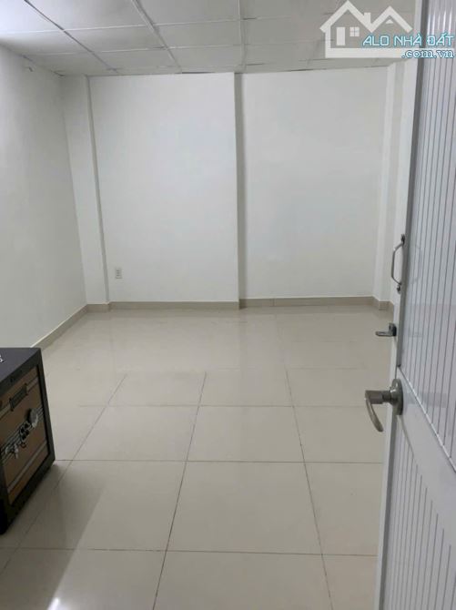 Kẹt tiền Bán gấp nhà căn góc 1 trệt 1 lầu cư xá đô thành quận 3 - 2