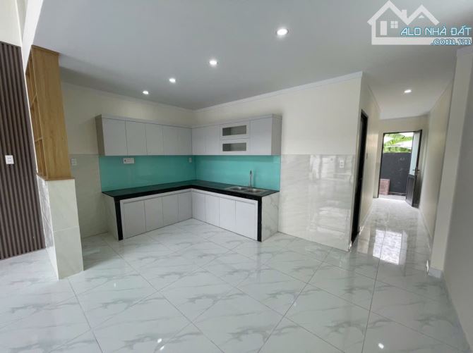 Vỡ nợ chủ bán gấp nhà mặt tiền Phi Trường Giáp Tân Phong - 2