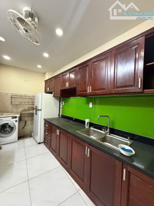 Cần Tiền Trả Ngân Hàng bán gấp nhà 7PN cạnh Lý Thái Tổ Q.10 5tầng  210m2 hơn 4tỷ còn TL - 2