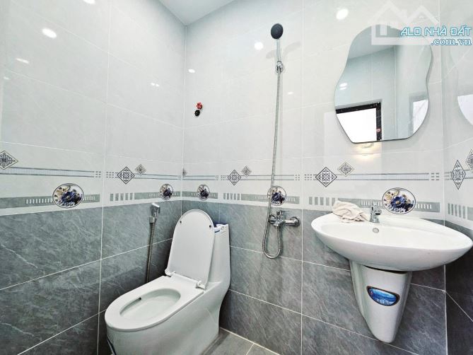 Bán nhà cực tốt hẻm xe hơi Ung Văn Khiêm 63m² 1 trệt 2 lầu 4PN - 2