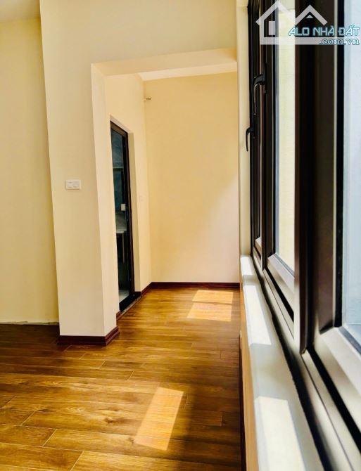 NHÀ ĐẸP Ở NGAY PHỐ THUỴ KHUÊ - GẦN Ô TÔ - DIỆN TÍCH RỘNG - VĂN MINH - GẦN HỒ TÂY - 2