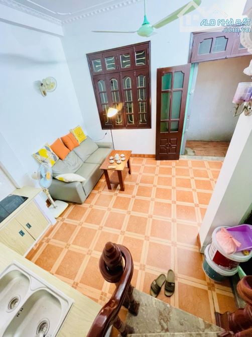 Cần bán nhà Kim Giang - 30m ra mặt phố, nhà ở luôn, tầm tiền hợp lý - 21m2 - 5,2 tỷ - 2