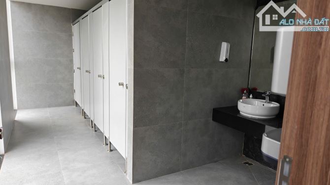 Cần bán lô góc sàn văn phòng tòa NHS Nam Từ Liêm, diện tích 93m2 - 2