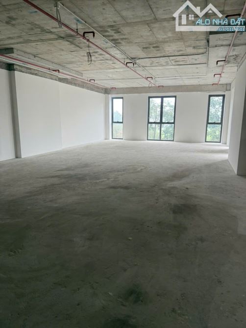 Cần Chuyển nhượng 2 sàn văn phòng diện tích 91 và 92m view hồ Trung Văn - 2