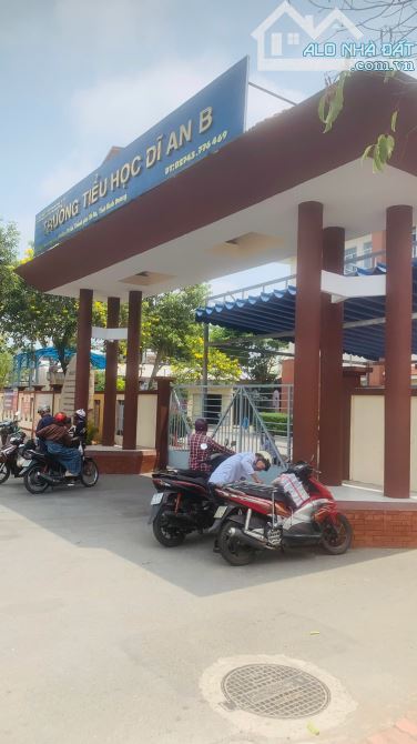 Bán nhà 1 Trệt 1 Lầu trung tâm TP Dĩ An,gần trường THPT Dĩ An,đường xe hơi - 2