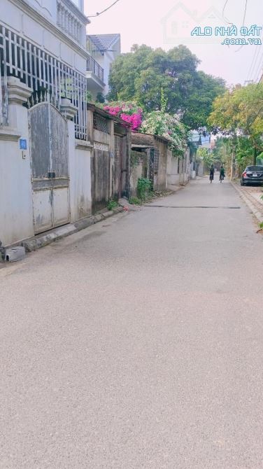ĐẤT ĐẸP bán GẤP 74m SDCC 4,5 tỷ phố Tình Quang - Long Biên - 2