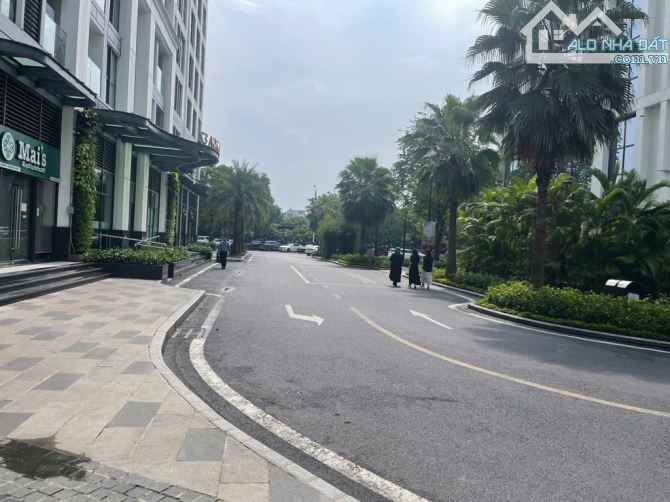 Cô em nhờ bán gấp shophouse vị trí đẹp - mặt tiền rộng - kinh doanh tốt- - 2