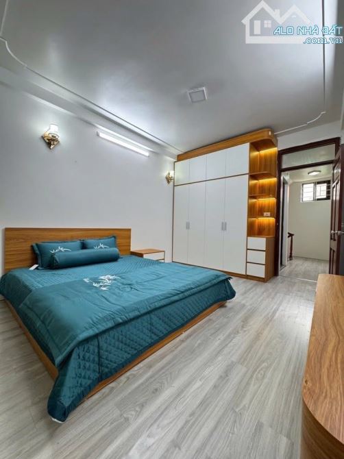BÁN NHÀ CỰ KHỐI - DIỆN TÍCH 40M2 - 5 TẦNG - MT4M - Ô TÔ ĐỖ CỬA - GIÁ CỰC HIẾM - 2