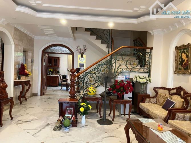 Biệt Thự Hồ Biểu Chánh Phường 11 Phú Nhuận hầm 4 tầng 620m2 giá 50 tỷ TL - 2