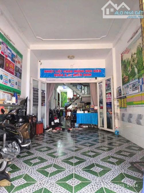 Nhà bán dt 76m2 đúc 4 tầng mặt tiền đường 10m khu heo vàng giá 7ty590. - 2