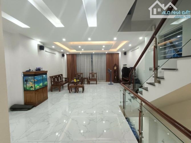 CỰC HIẾM, BÁN NHÀ VIỆT HƯNG, 51M, 5 TÂNG, GARA, THÔNG, 3 THOÁNG - 2