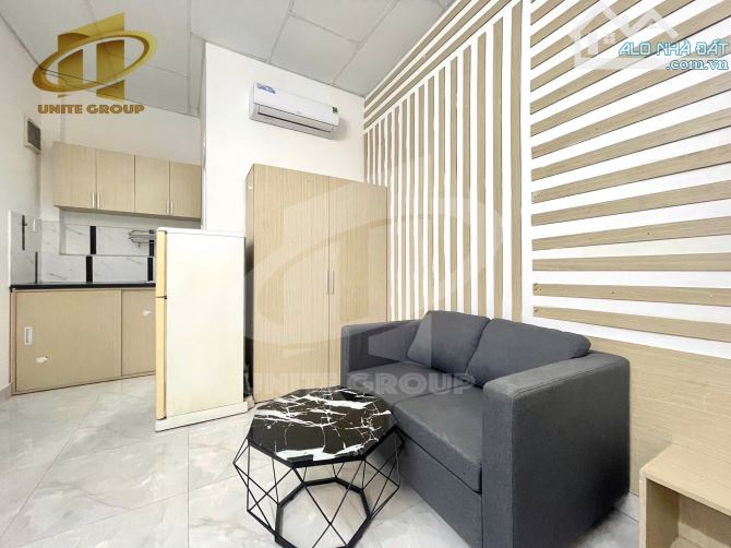 Studio cửa sổ nội thất đầy đủ gần quận 1, quận 2 - 2