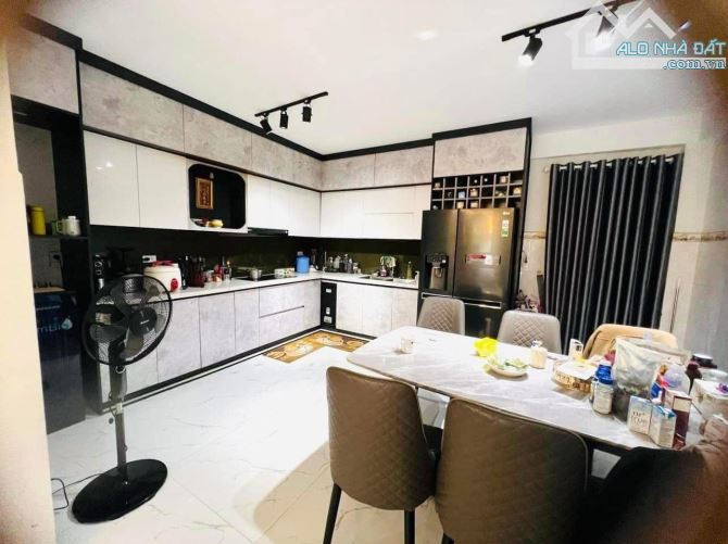 🏩 Bán nhà 2 tầng mt đường Nguyễn Thị Thập, 70m2, 5.2 tỷ tl - 2