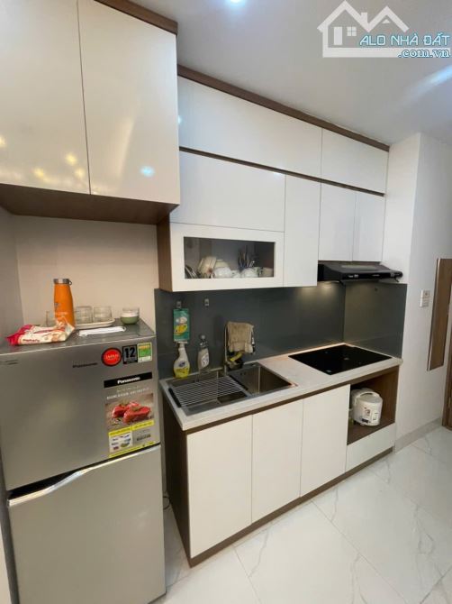 BÁN CĂN HỘ CCMN PHỐ GIẢI PHÓNG - CHỈ 15m RA PHỐ - HƠN TỶ  - Toà nhà mới xây đc 2 năm, tầng - 2
