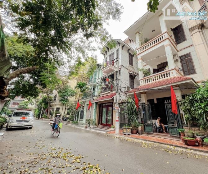 Bán nhà kđt Đại Kim, lô góc, đường rộng ô tô tránh. Khu vực rất phát triển, nhiều tiện ích - 2