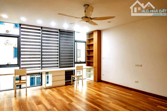 Hiếm- LK Ngõ 38 Xuân La- 2 Thoáng- oto tránh- Thang Máy- DT 89M. - 2