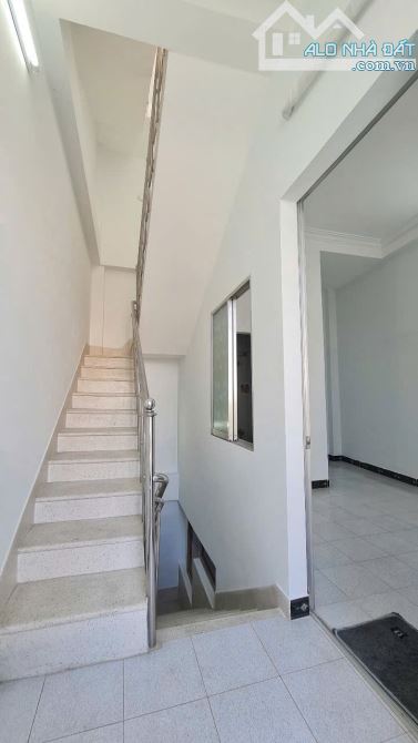 BÁN NHÀ 4 TẦNG HẺM BẠCH ĐẰNG THÔNG RA VÕ TRỨ CÓ 3PN 3WC.DT 29M NGAG 3,7M.HUỚG TÂY BẮC - 2
